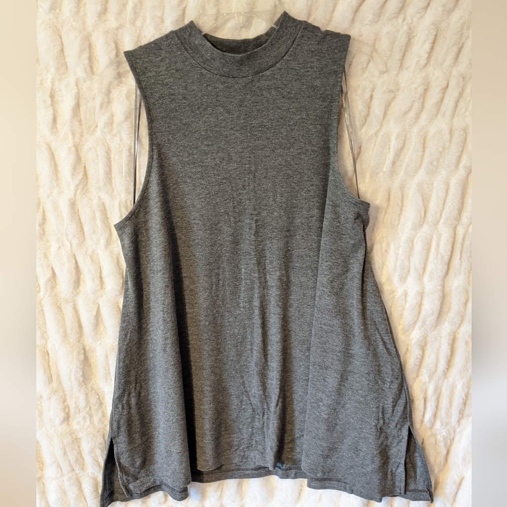 Ribbed Tank